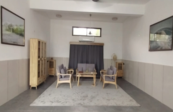 20*25 SqFt Spacious Common Living Room with minimal and Elegant Furniture