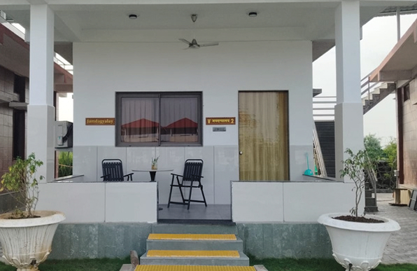 The outdoor space of the villa is designed to nurture calmness and connection with nature. Surrounded by greenery, it offers a refreshing atmosphere where guests can pause, breathe, and experience stillness.